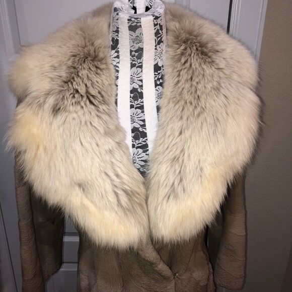 Sheared Beaver Coat with‎ Huge Fox Collar - Picture 4 of 8